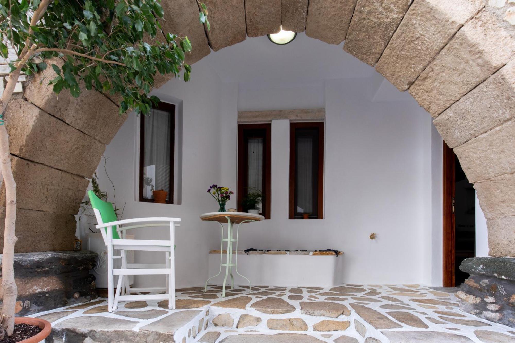 Arco Naxos Luxury Apartments Naxos City Екстер'єр фото